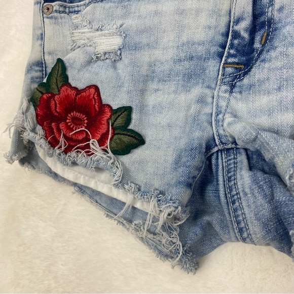 American Eagle Outfitters Embroidered High Rise Shorties - Picture 3 of 10